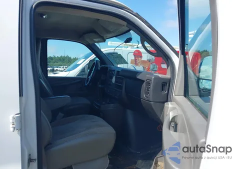 2015 Chevrolet Express G2500 Work Van from USA, damaged, VIN 1GCWGFCF4F1256265